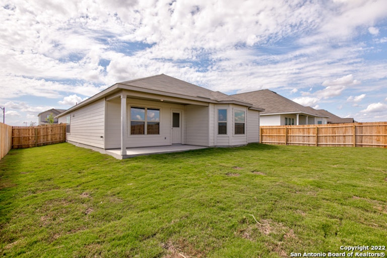 Photo 22 of 27 - 1062 Sixtree Dr, New Braunfels, TX 78130