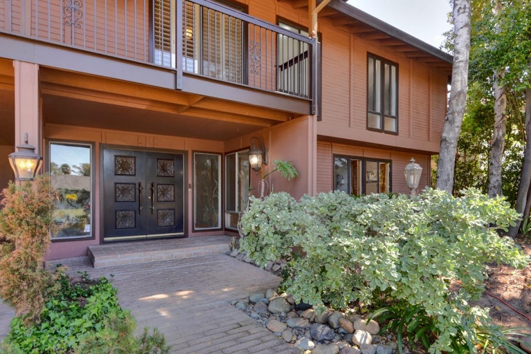 Photo 3 of 70 - 4040 Crondall Dr, Sacramento, CA 95864