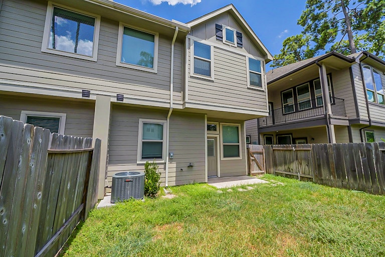 Photo 31 of 32 - 12426 Alora Bluff Trl, Humble, TX 77346