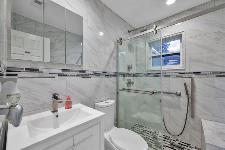 Photo 29 of 52 - 9851 Marlinton Ln, Port Richey, FL 34668