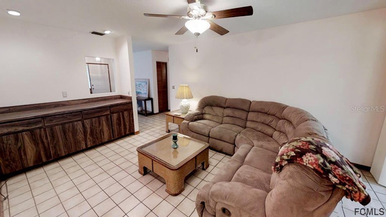Photo 8 of 17 - 8 Beachway Dr, Palm Coast, FL 32137
