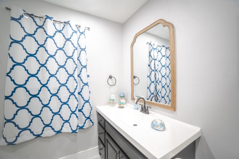 Photo 13 of 28 - 7301 Fishtrap Rd, Crossroads, TX 76227