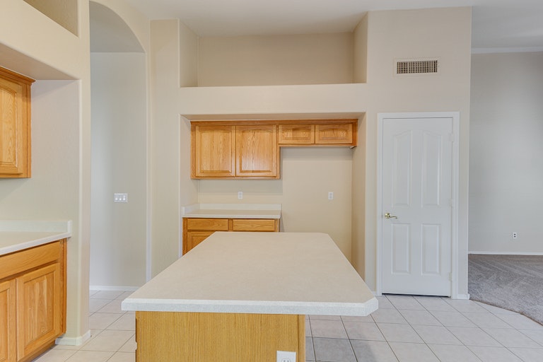 Photo 8 of 37 - 2065 W Harbour Dr, Chandler, AZ 85248