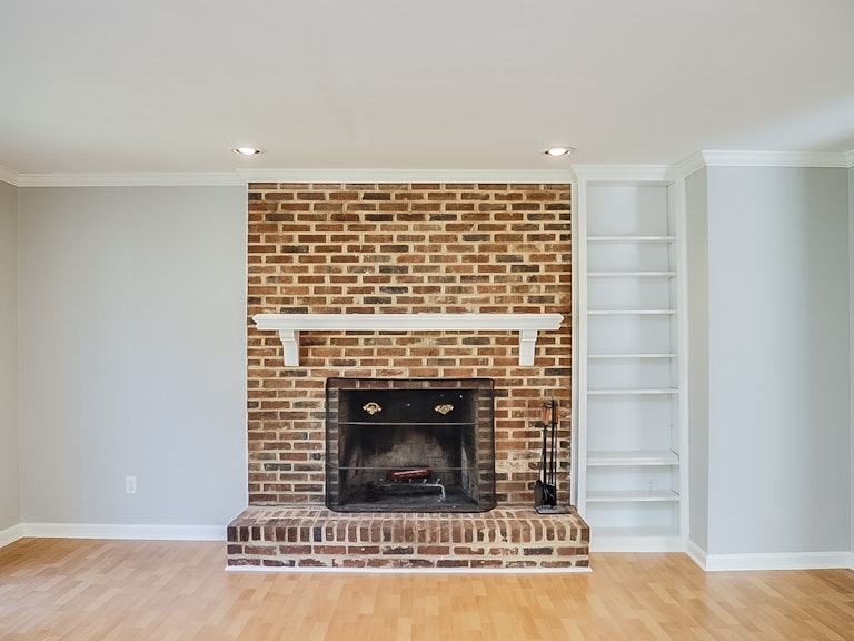 Photo 4 of 19 - 4520 Wenchelsea Pl, Raleigh, NC 27612