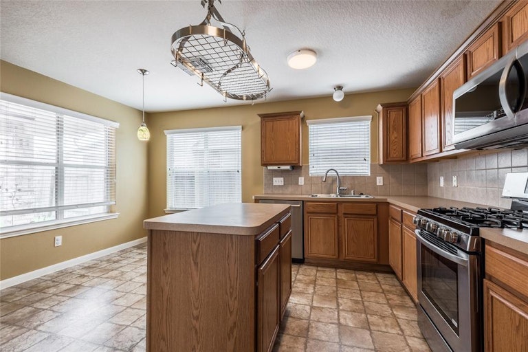 Photo 10 of 24 - 20234 Sunset Ranch Dr, Katy, TX 77449