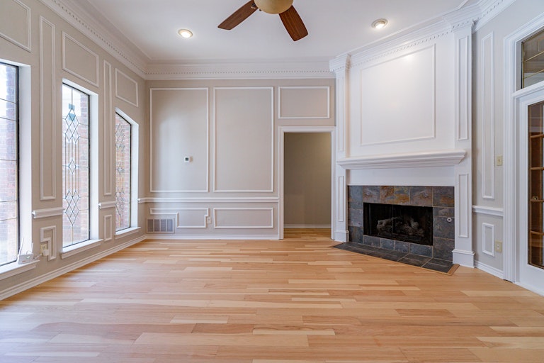 Photo 13 of 36 - 1721 Knob Hill Dr, Garland, TX 75043