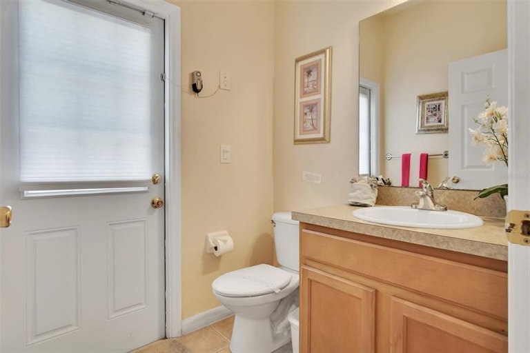 Photo 18 of 33 - 134 Sandy Point Way, Clermont, FL 34714
