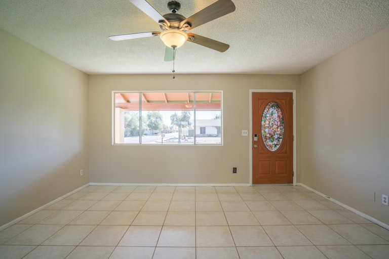 Photo 9 of 24 - 4750 W Villa Theresa Dr, Glendale, AZ 85308