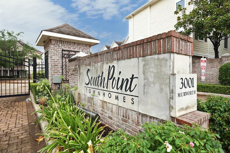 Photo 20 of 20 - 3001 Murworth Dr #501, Houston, TX 77025