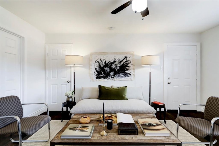 Photo 17 of 23 - 5102 Academy St #16, Houston, TX 77005