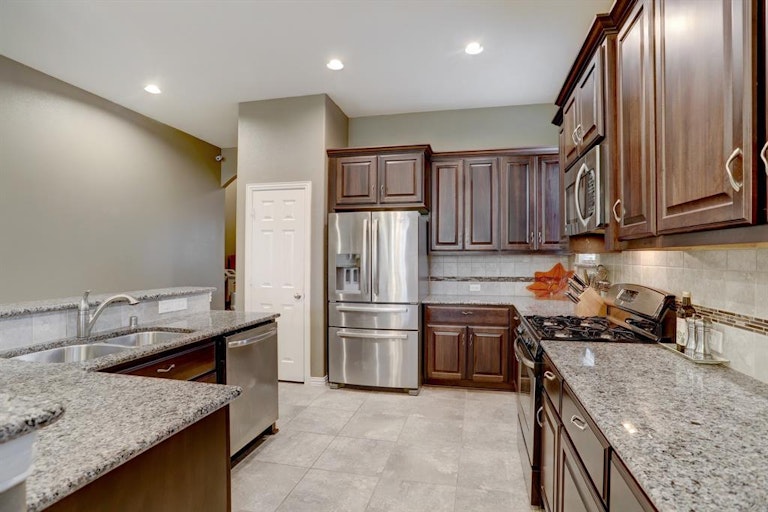Photo 8 of 28 - 3118 Manzanita Ln, Manvel, TX 77578