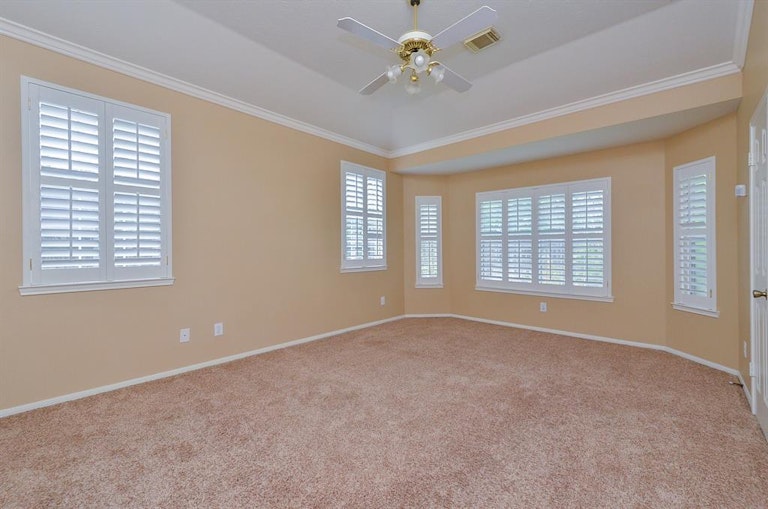 Photo 16 of 27 - 8227 Summer Reef Dr, Houston, TX 77095