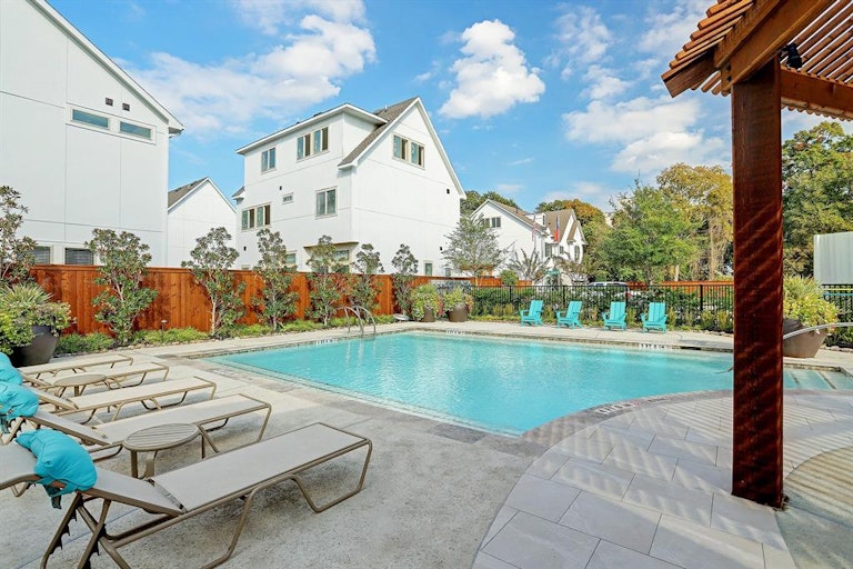 Photo 22 of 24 - 1729 Leilani Dr, Houston, TX 77055