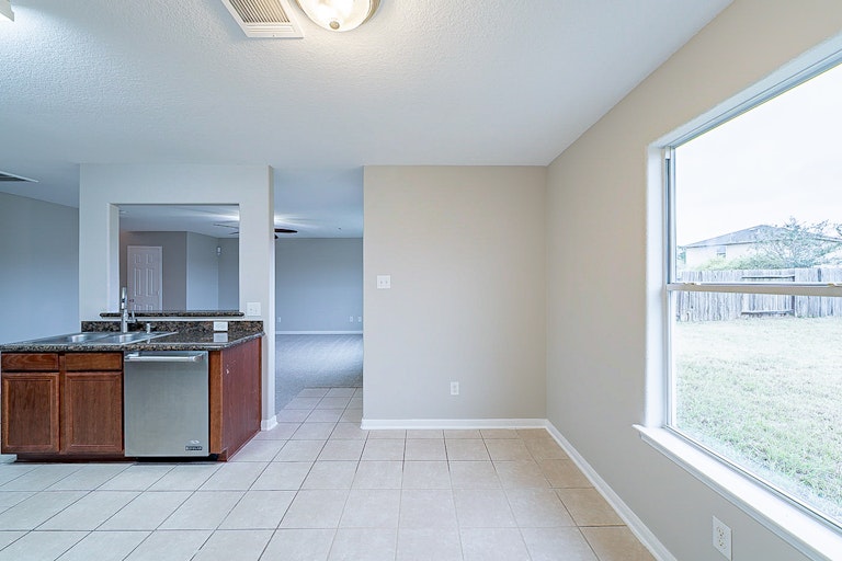 Photo 11 of 31 - 28877 San Bernard River Loop, Spring, TX 77386