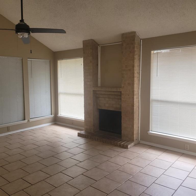 Photo 2 of 15 - 23335 Tree House Ln, Spring, TX 77373