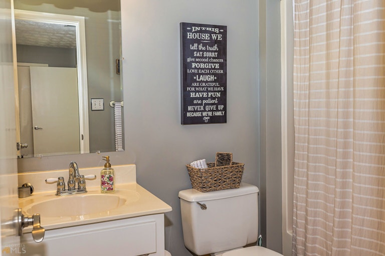Photo 33 of 44 - 111 Berrycheck Hl, Peachtree City, GA 30269