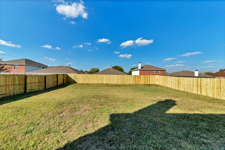 Photo 27 of 28 - 2140 Dayton Ln, Grand Prairie, TX 75052