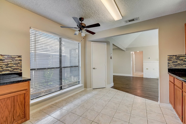 Photo 19 of 30 - 1502 Windmill Ln, Mesquite, TX 75149
