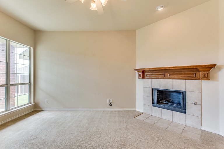 Photo 12 of 31 - 7809 Loma Alta Trl, McKinney, TX 75070