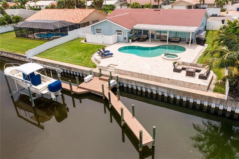Photo 1 of 52 - 4328 40th St S, Saint Petersburg, FL 33711