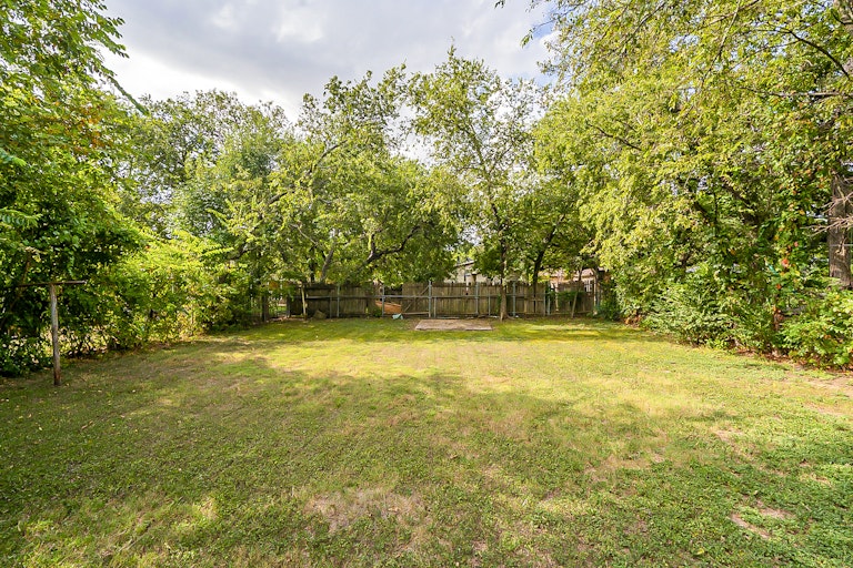 Photo 19 of 20 - 4608 Panola Ave, Fort Worth, TX 76103