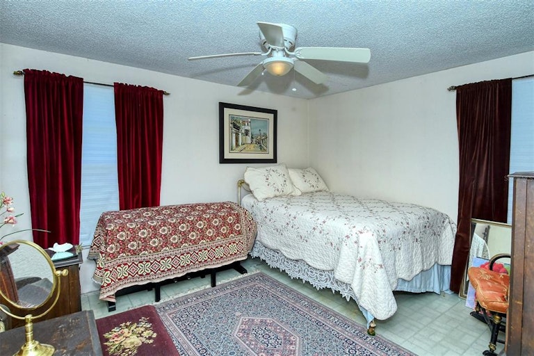 Photo 12 of 67 - 1720 Chester Ave, Sarasota, FL 34234