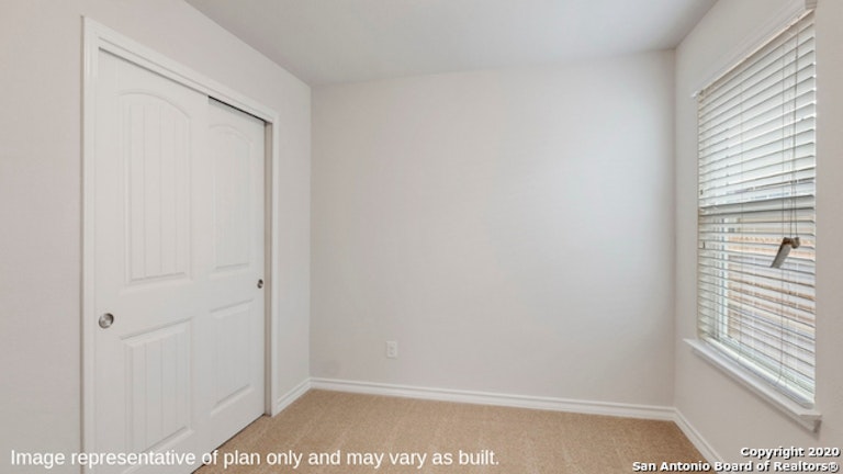 Photo 5 of 60 - 6831 Kingsley Edge, San Antonio, TX 78252