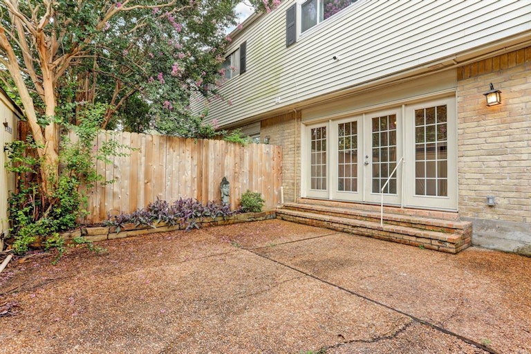 Photo 28 of 29 - 13316 Trail Hollow Dr, Houston, TX 77079