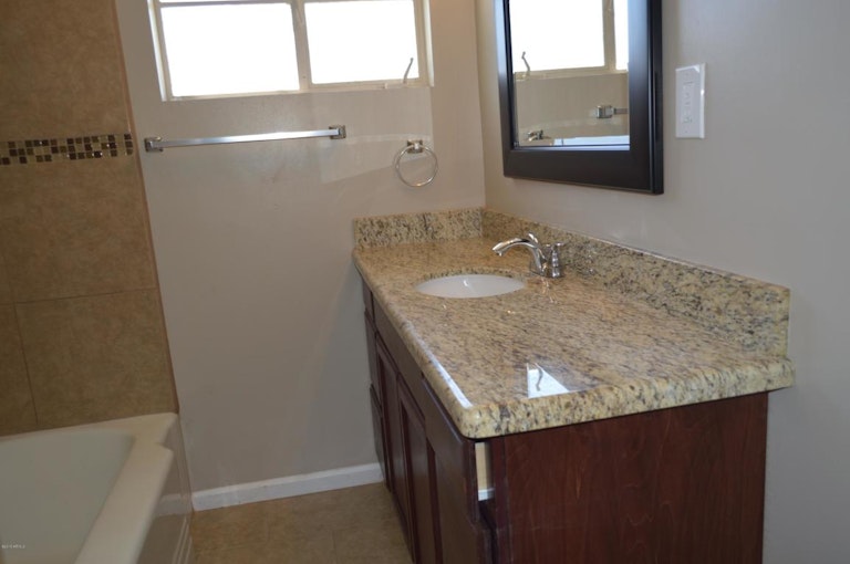 Photo 25 of 35 - 2137 W Verde Ln, Phoenix, AZ 85015