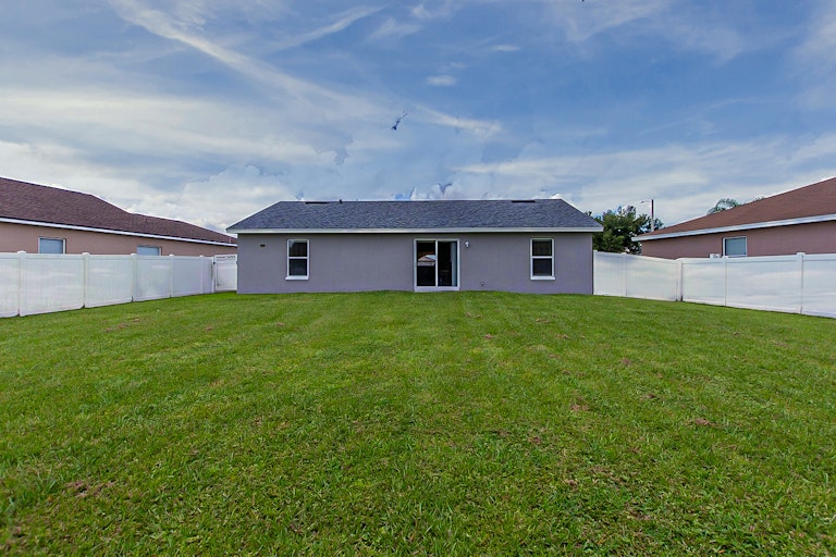 Photo 7 of 19 - 1025 Normandy Heights Cir, Winter Haven, FL 33880