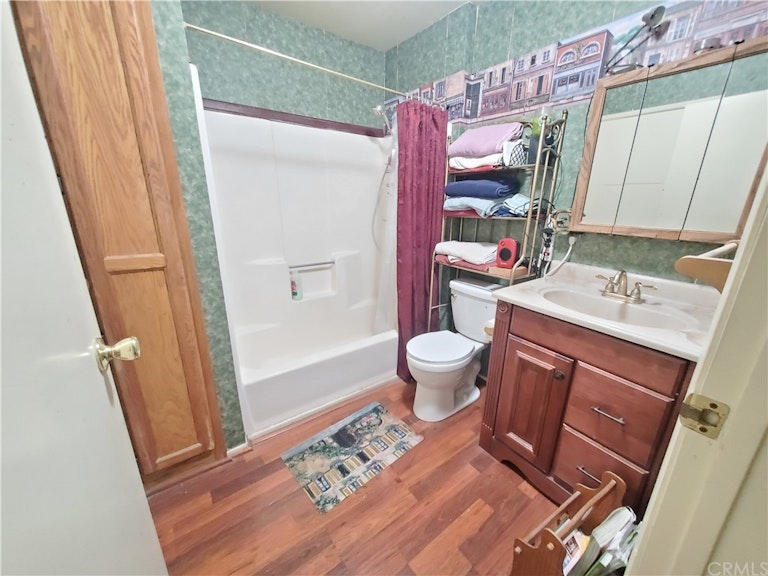 Photo 15 of 33 - 24937 Faulhorn Dr, Crestline, CA 92325