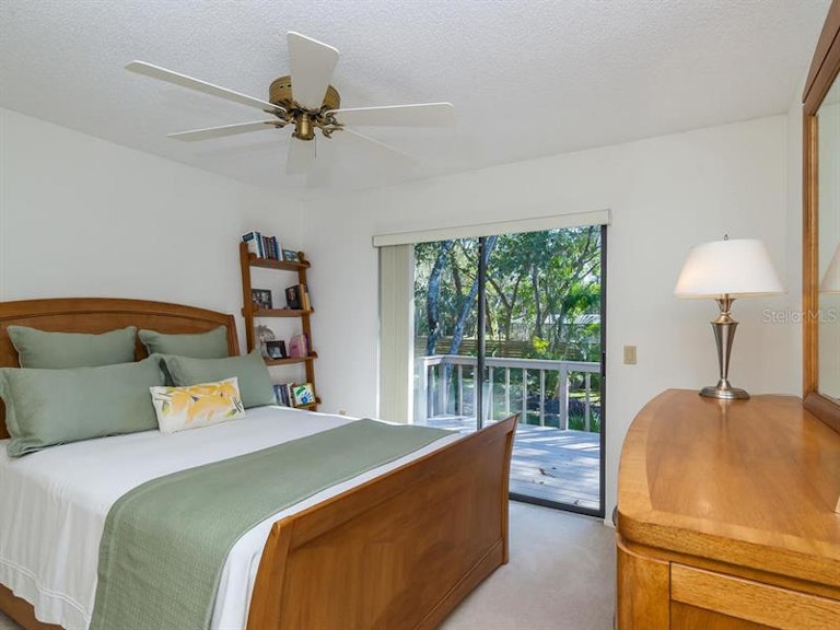 Photo 14 of 25 - 6079 Ravenwood Dr, Sarasota, FL 34243