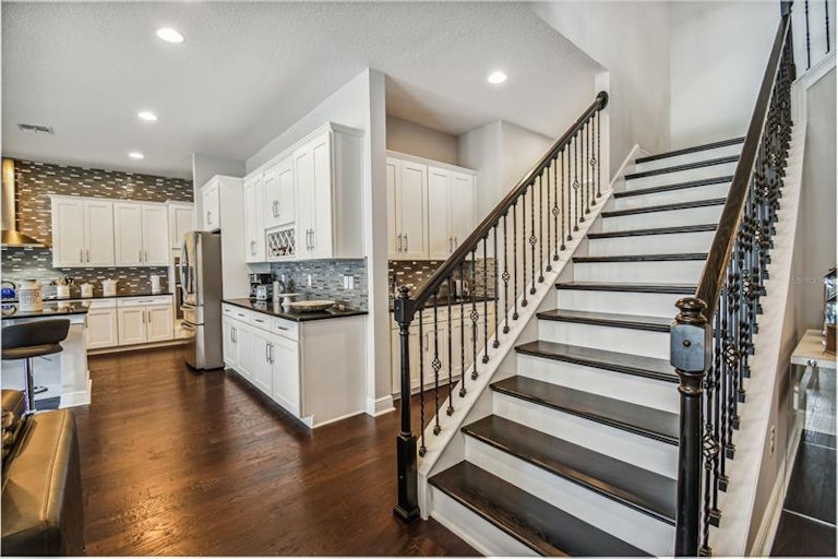 Photo 19 of 77 - 10430 Warrick St, Orlando, FL 32836