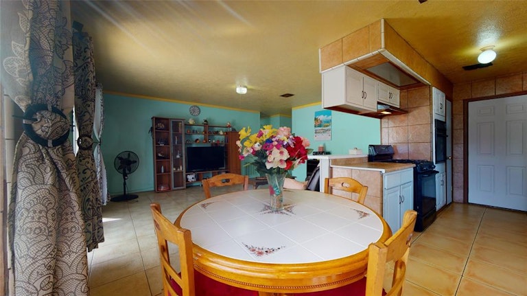 Photo 21 of 48 - 10811 Sagevale Ln, Houston, TX 77089