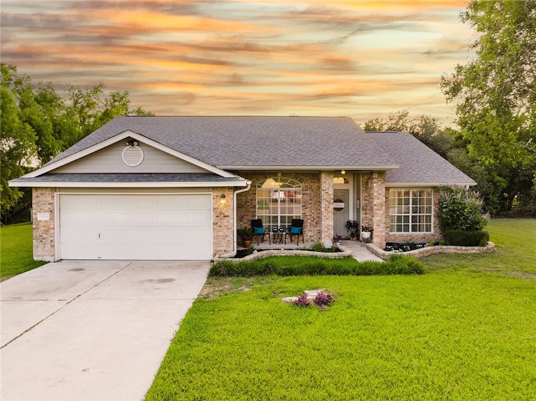 Photo 2 of 40 - 21004 Apache Plum Ln, Pflugerville, TX 78660