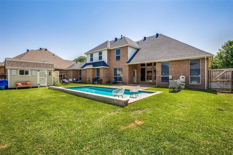 Photo 33 of 39 - 13855 E Riviera Dr, Burleson, TX 76028