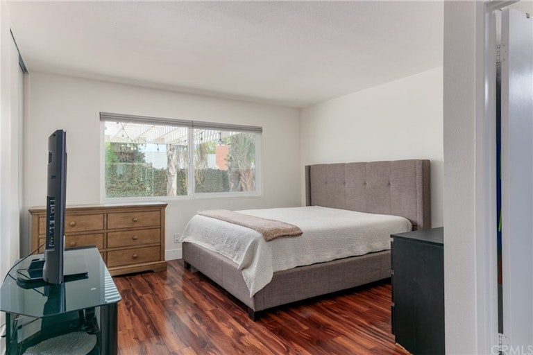 Photo 14 of 19 - 1721 N Oak Knoll Dr, Anaheim, CA 92807