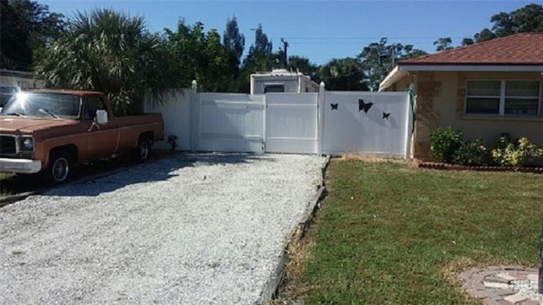 Photo 2 of 25 - 4420 58th St W, Bradenton, FL 34210