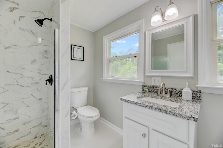 Photo 20 of 36 - 818 Shannon Dr, Chapel Hill, NC 27516