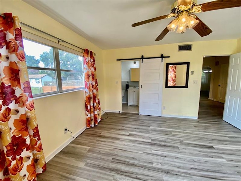 Photo 26 of 60 - 4081 Lake Marianna Dr, Winter Haven, FL 33881