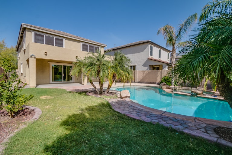 Photo 6 of 37 - 2327 E La Salle St, Phoenix, AZ 85040