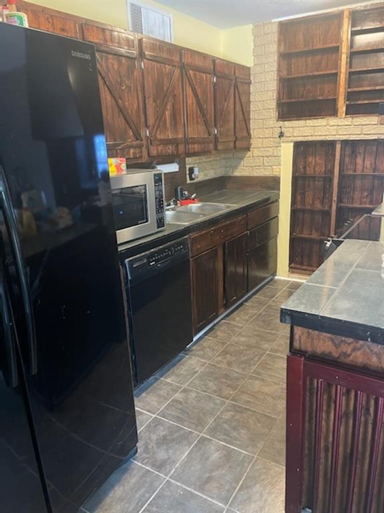 Photo 3 of 34 - 17319 Glenpatti Dr, Houston, TX 77084