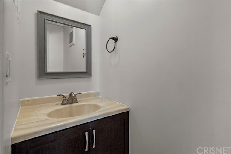 Photo 29 of 35 - 639 E Olive Ave #6, Burbank, CA 91501
