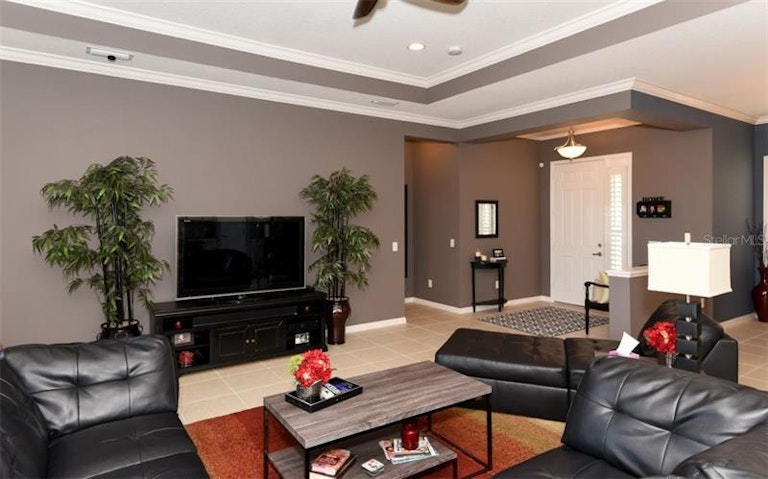 Photo 6 of 25 - 4718 Seneca Park Trl, Bradenton, FL 34211