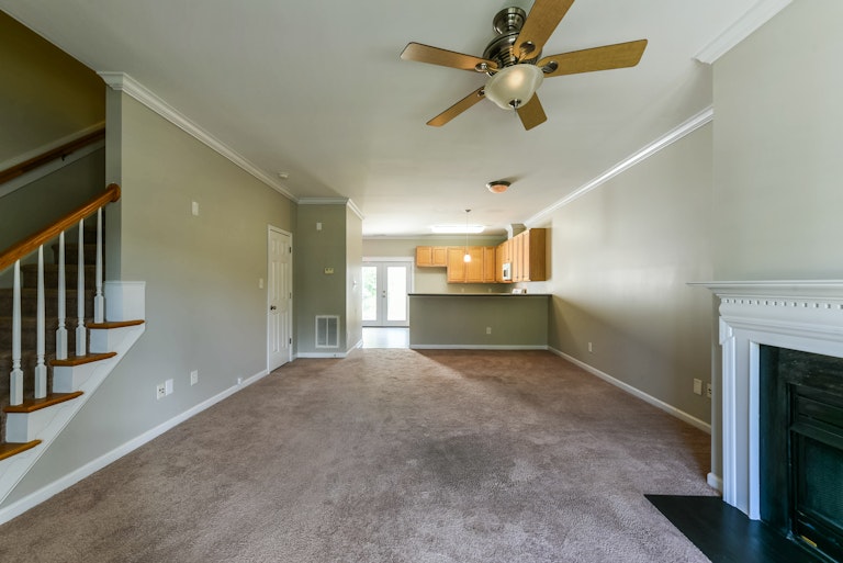 Photo 6 of 21 - 50406 Governors Dr, Chapel Hill, NC 27517