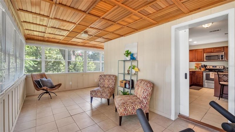 Photo 11 of 22 - 1030 E Walnut St, Lakeland, FL 33801