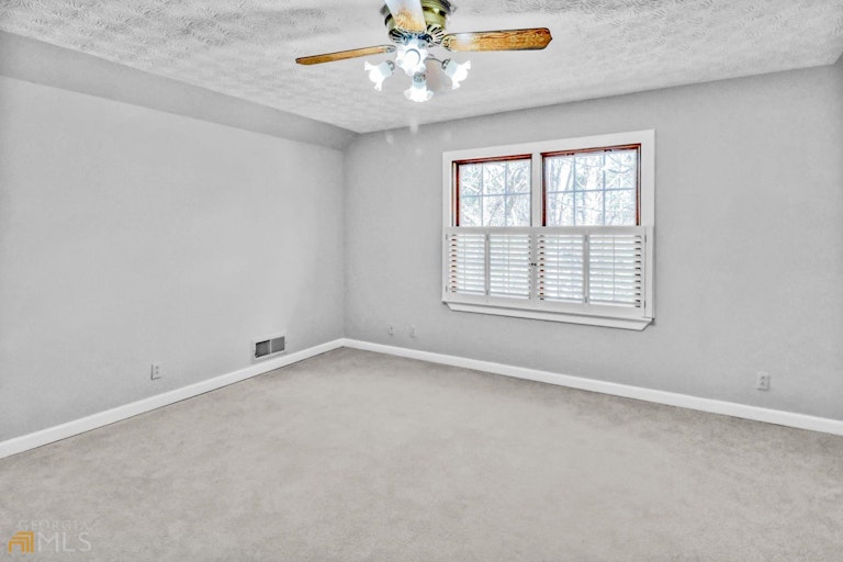 Photo 35 of 51 - 290 Ginger Cake Rd, Fayetteville, GA 30214
