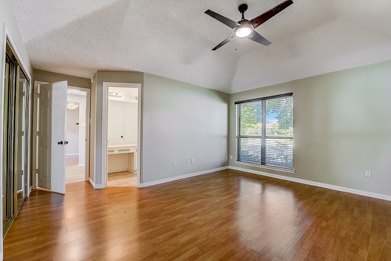 Photo 6 of 29 - 669 Thompson Dr, Coppell, TX 75019