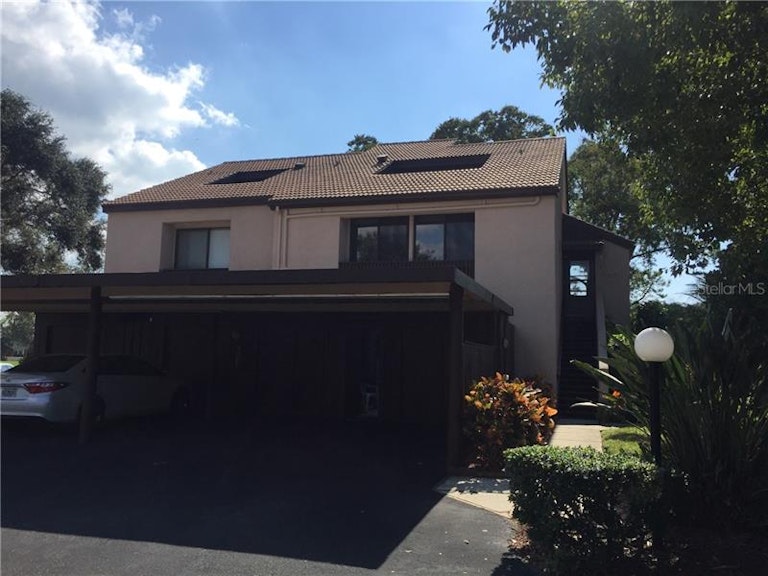 Photo 1 of 10 - 6302 Pelican Creek Xing Unit D, Saint Petersburg, FL 33707