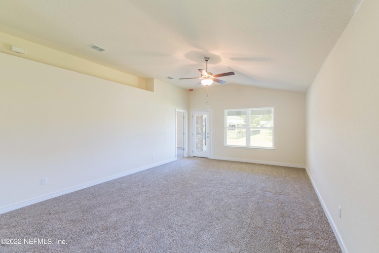 Photo 7 of 27 - 9374 Westminster Oaks Dr, Jacksonville, FL 32219